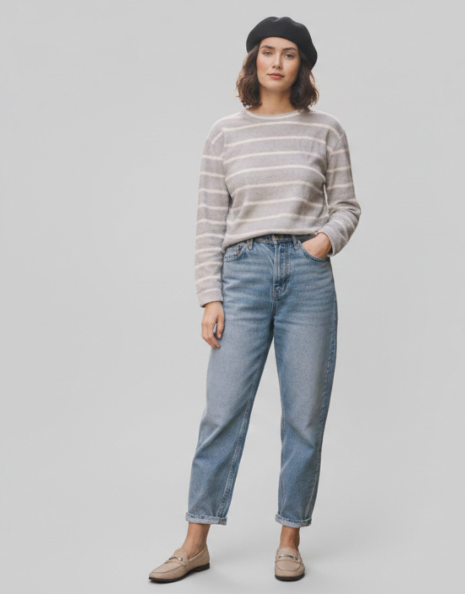 Grey Horizontal Striped Long-Sleeve Crewneck Top – Soft Casual Sweatshirt